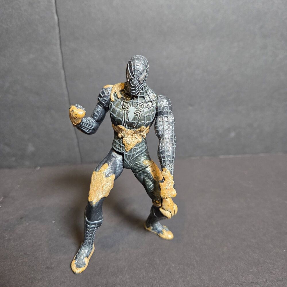 Hasbro Spider-Man 3 Black Suit Symbiote Sand Battle Damage Figure 4.5"